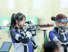 开云棋牌官方 -包含射击杯赛，皖江铁骑队与关中海豚队淘汰对手，阵地战处理得当！韧性与执行并存的词条